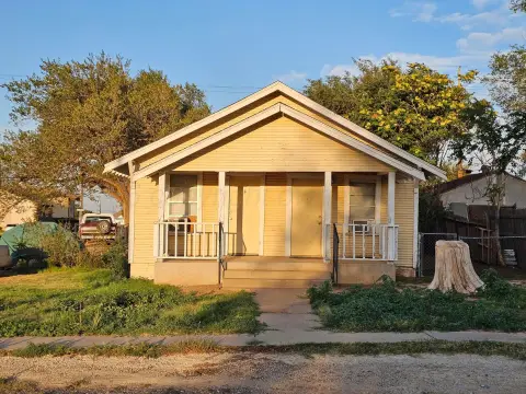 Triplex With Long-Term Tenants