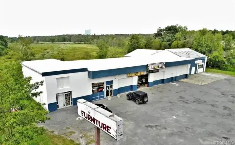 Monticello Retail/Warehouse Opportunity