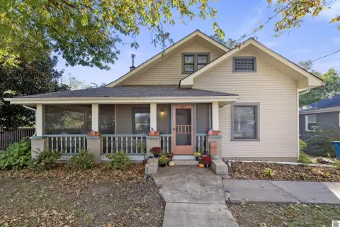 Spacious Murray Home with Income