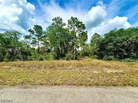 Half Acre Lot in Alva