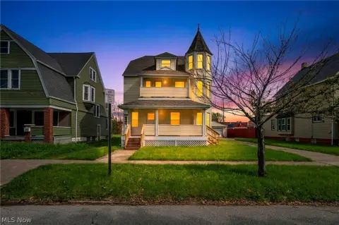 Spacious West Side Triplex