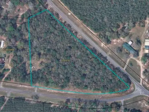 5.61 Acres Near Lake Seminole