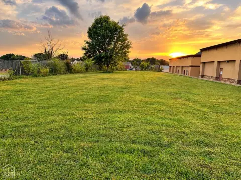 Commercial Land