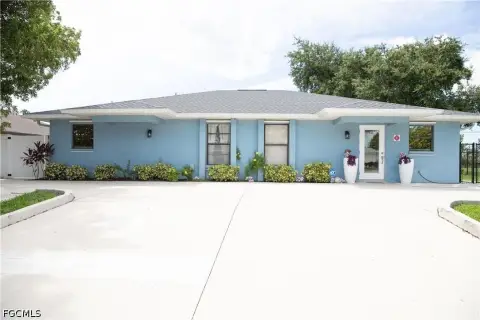 Cape Coral Mixed-Use Income Property