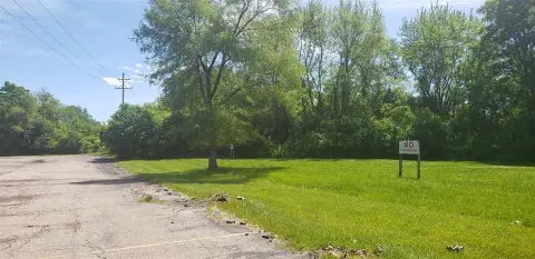 Commercial Land in High-Traffic Area