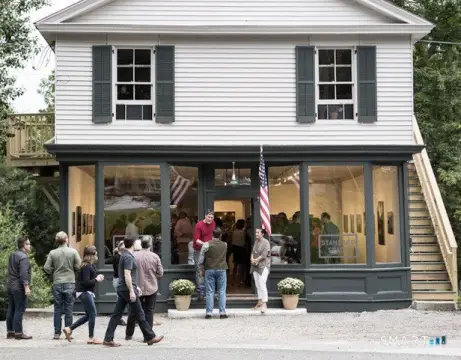 Mixed-Use Building with Apartment