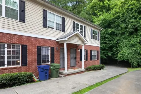 Renovated Four-Bedroom Duplex