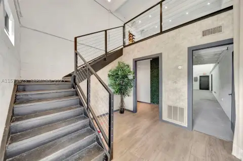 Distribution Center with Eighteen-Foot Ceilings