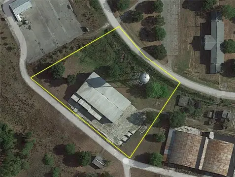 Warehouse with Walk-In Cooler