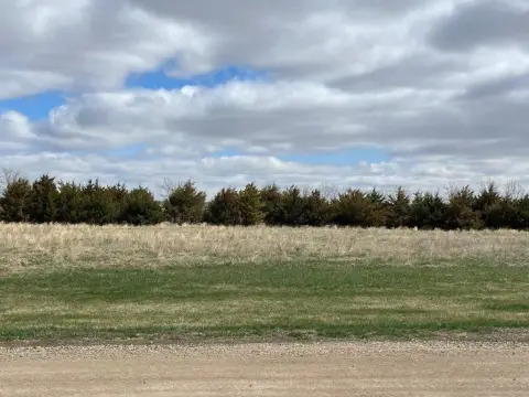 Undeveloped Lot Near Missouri River
