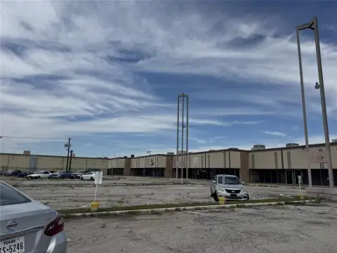 Dallas Commercial Property on Dilido Road