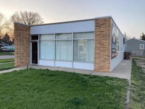 Storefront Property with Full Kitchen