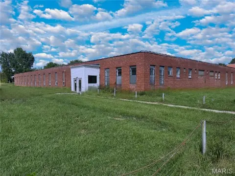 Manufacturing Building with Dock Doors