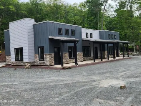 Commercial Building in Muncy Valley