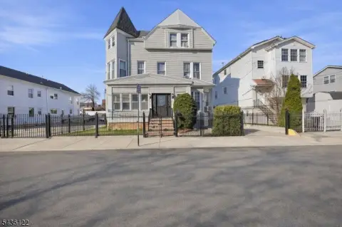 Side-by-Side Three-Story Duplex
