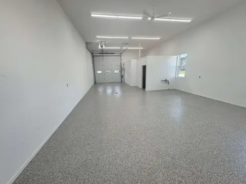 Flex Unit with Office and Bath