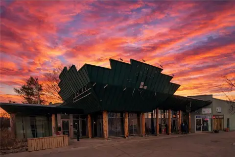 East Franklin Avenue Commercial Opportunity