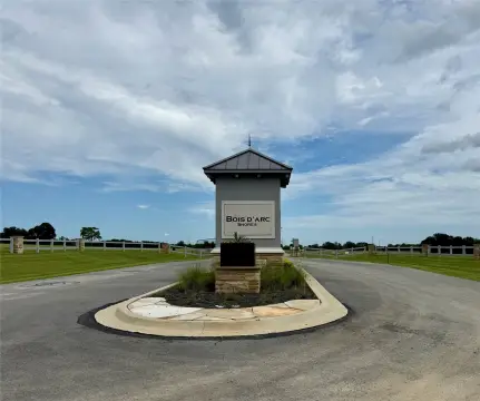 Lake-View Waterfront Land