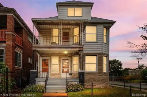 Detroit Duplex with Income Potential