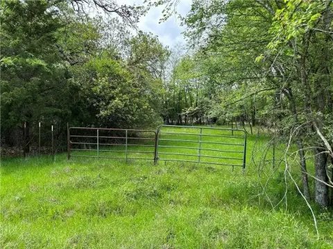 Unrestricted Land Near Lake Limestone