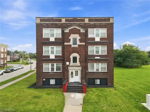 Renovated 11-Unit Apartment Building