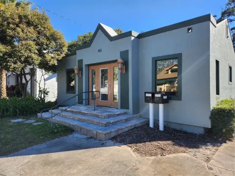 Office Building with 10+ Parking