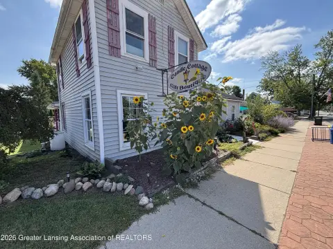 Mixed-Use Property with Efficiency Apartment