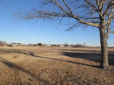 Residential Land in Waxahachie, TX
