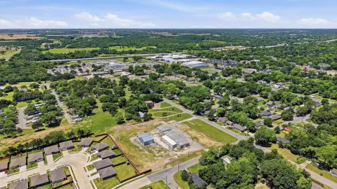 Industrial Flex Space with Multiple Buildings