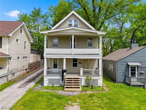 Cleveland Duplex: Investment Opportunity