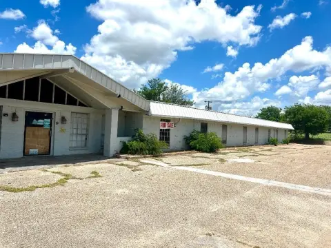 Commercial Building with Half-Bath Rooms