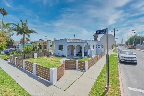 Upgraded Duplex in Green Meadows