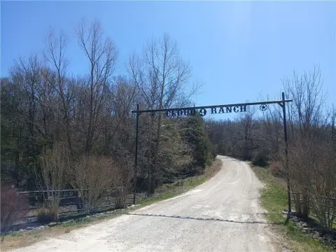 Huntsville, AR: 11 Acres Privacy