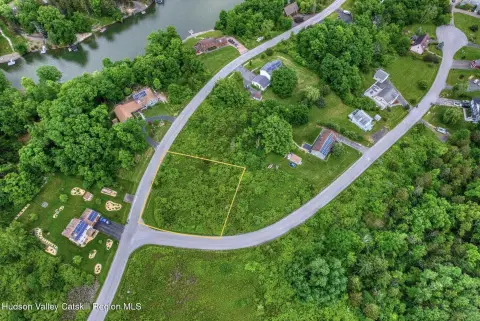 Corner Lot in Lake Community