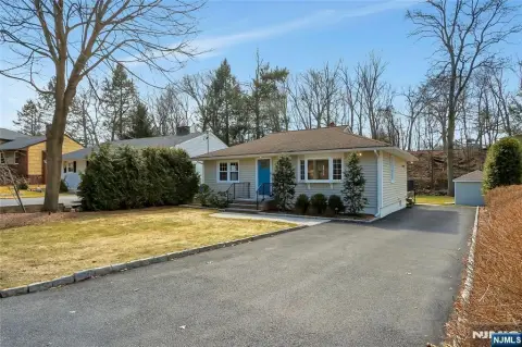 Remodeled Ranch in Crystal Lake