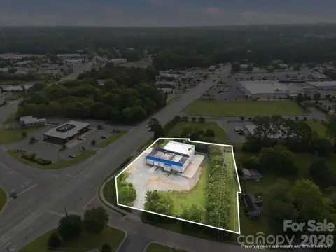 Auto Service Facility with 9 Bays