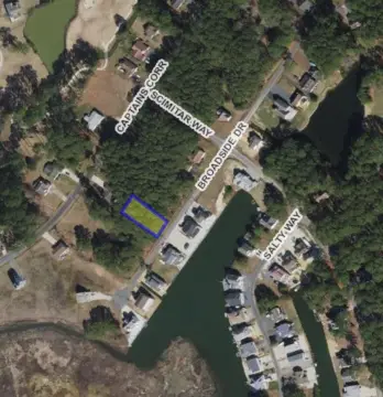 Residential Lot in Captain's Cove