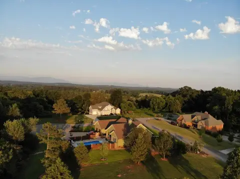 Residential Land in Highland Pointe