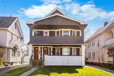 Renovated Duplex: Income Potential