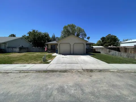 Duplex with Fenced Yard