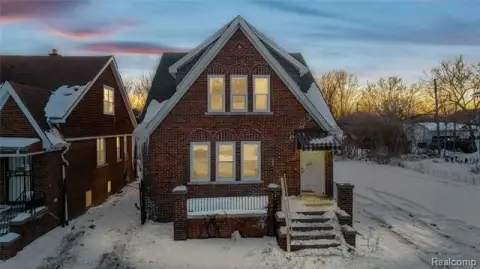 Detroit Bungalow with New Upgrades