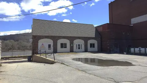 Restaurant Building with Living Quarters