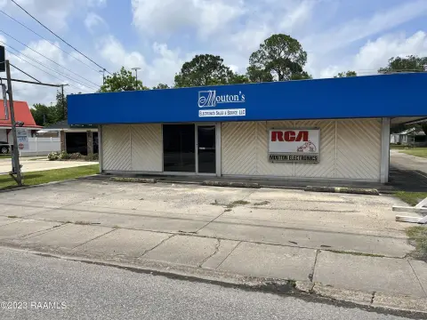 Center Street Retail Storefront