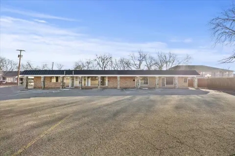 Multi-Suite Office/Retail Plaza