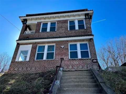 Renovated Duplex with Private Outdoor Space