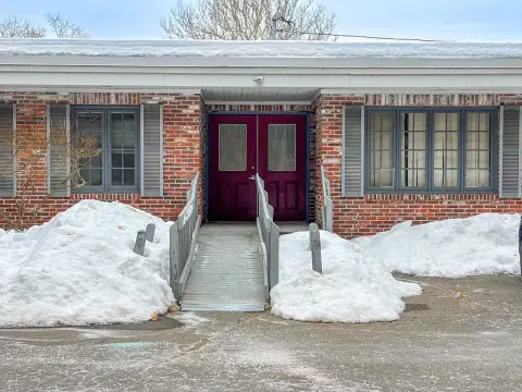 Professional Office Suite For Lease