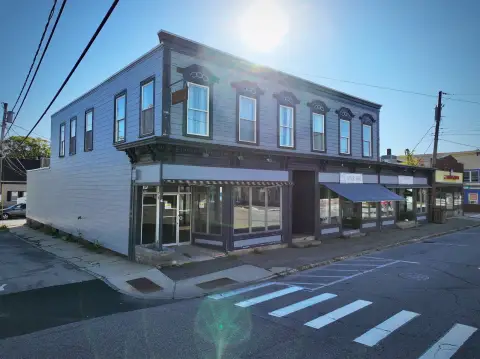 Farmington Commercial Building For Sale