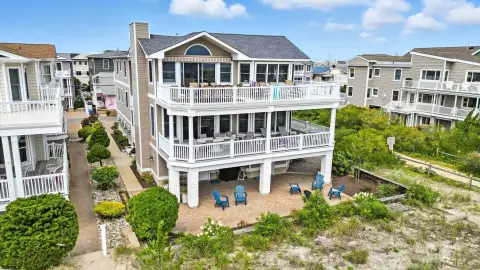 Beachfront Condo with Cabana