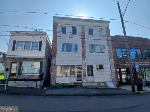 Mixed-Use Apartment and Retail Building