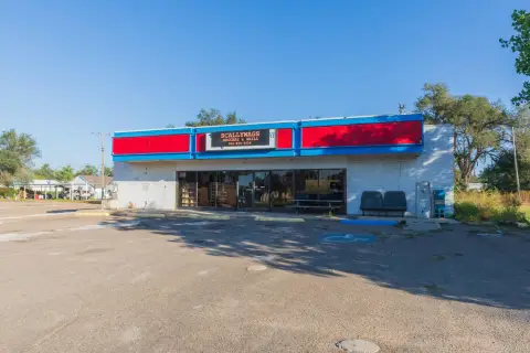 Former Convenience Store Retail Building